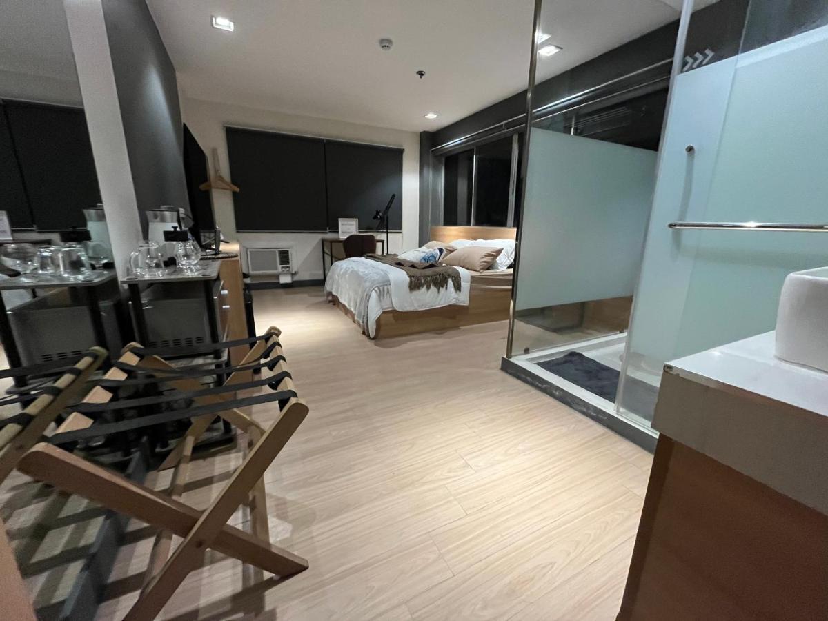 The Upperroom @ Real Suites Bacolod Exterior foto