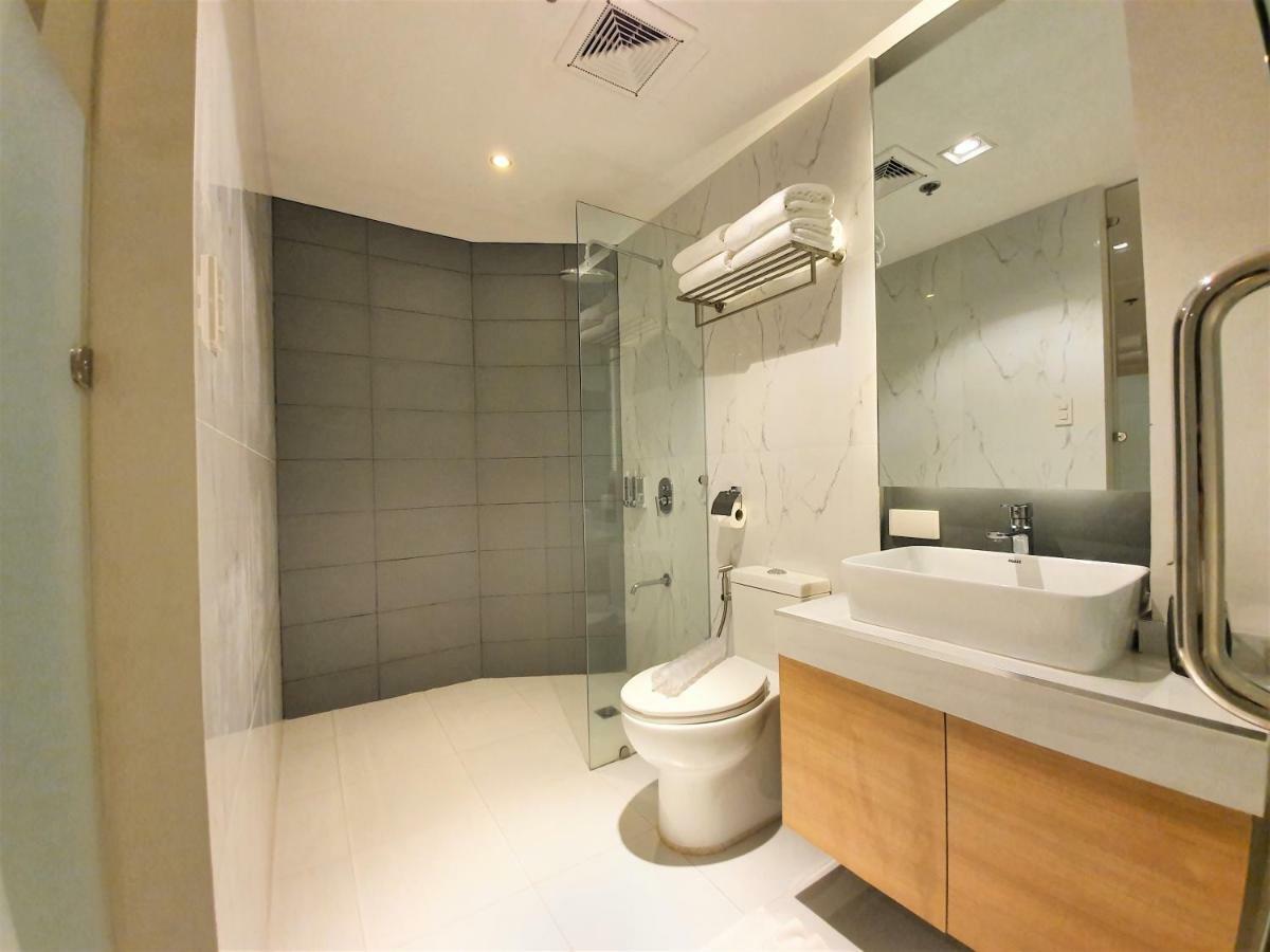 The Upperroom @ Real Suites Bacolod Exterior foto